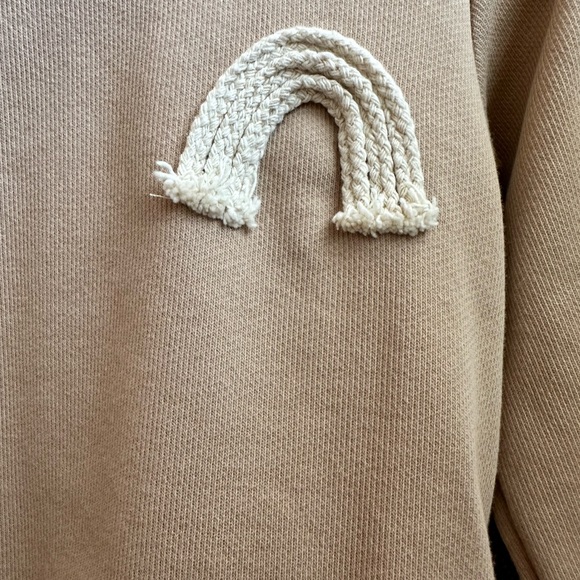 Cute and comfy lightly worn sweatshirt and matching pants - Picture 2 of 4